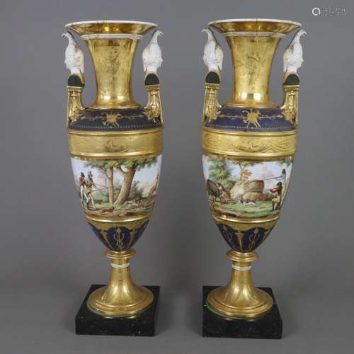 Ein Paar prunkvolle Empire-Vasen mit Jagdszenen - Frankreich...