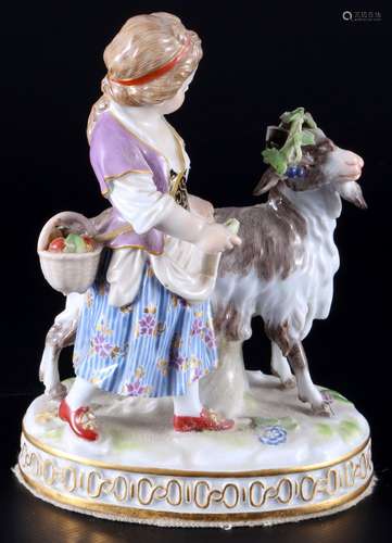 Meissen girl with goat 1st choice, knob mark, Mädchen mit Zi...