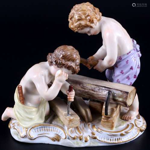 Meissen cupid carpenters 1st choice, knob mark, Putten als Z...