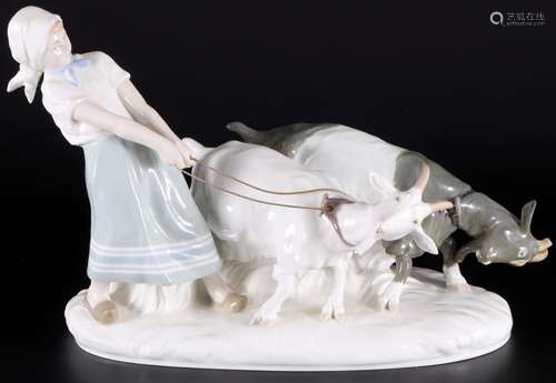 Meissen Figur Mädchen mit Ziegen, Pfeifferzeit, girl with go...