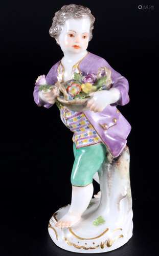 Meissen gardener child with flower basket, Gärtnerkind mit B...