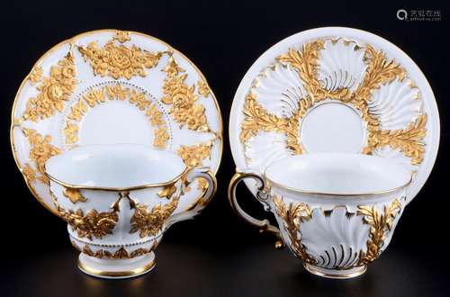 Meissen 2 splendor cups with rich gold staffage, Pfeiffer pe...