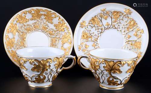 Meissen 2 splendor cups with rich gold staffage 1st choice, ...