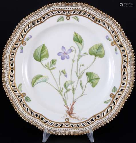 Royal Copenhagen Flora Danica cutwork plate 3554, Teller,