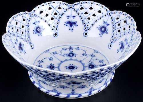 Royal Copenhagen Musselmalet Full Lace fruit bowl 1061 1st c...