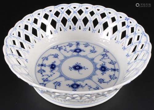 Royal Copenhagen Musselmalet full lace bowl 1054 1st choice,...