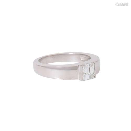 Ring mit Diamant im Smaragdschliff ca. 0,85 ct,