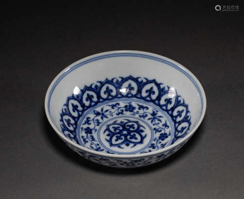 Chinese Ming Dynasty blue and white bowl