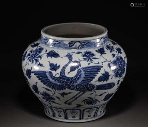 Chinese blue and white can