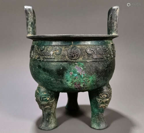 Small Chinese bronze tripod