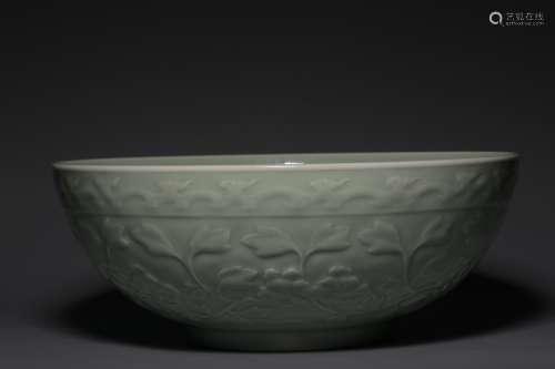 Holly glaze carved large bowl