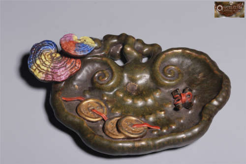 Qing Dynasty, tea glaze and color Ganoderma pen licking