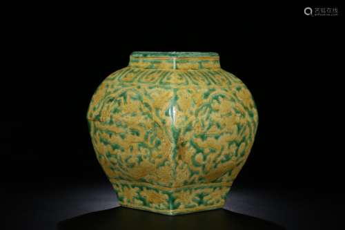 Ming Dynasty yellow glaze with color dragon pattern pot