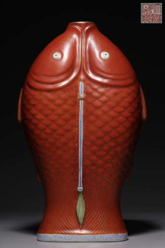 The Qing Dynasty, alum red tracing gold double fish bottle