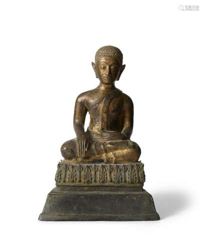 A THAI GILT BRONZE FIGURE OF BUDDHA SHAKYAMUNI AYUTTHAYA KIN...