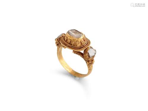 AN INDONESIAN DIAMOND-SET GOLD RING JAVANESE, 19TH CENTURY O...