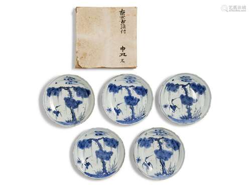 A SET OF FIVE CHINESE `KOSOMETSUKE` BLUE AND WHITE KAISEKI D...