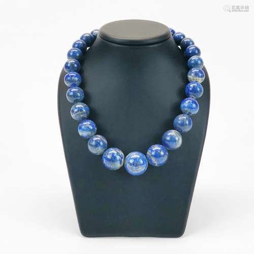 Collier de perles de lapis-lazuli en chute (D entre 14 et 23...