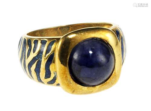 *Bague à motifs émaillés bleus sertie d'un saphir rond taill...