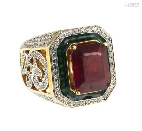 *Bague-chevalière sertie d'un rubis taille rectangle (env. 7...