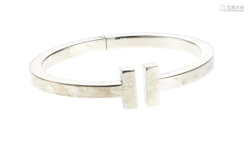 Tiffany & Co, bracelet jonc ouvrant à motif de "T&q...