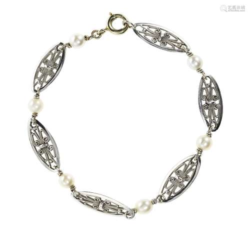 *Bracelet à motifs filigranés alternés de perles (D env. 5 m...