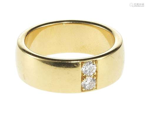 Bague-anneau sertie de deux diamants (env. 0,2 ct)<br />
Or ...