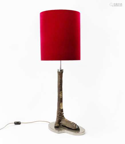 Pied d'autruche naturalisé monté en lampe, circa 1970<br />
...