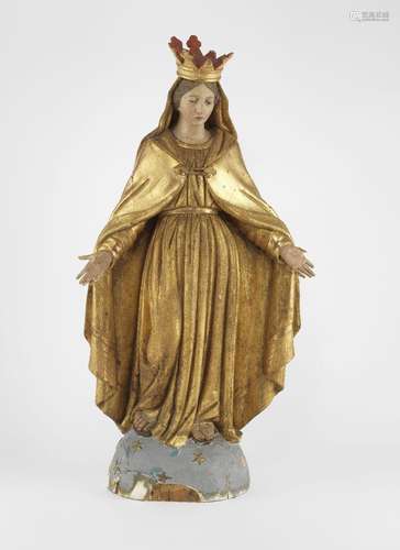 Vierge, XIXe s<br />
Bois sculpté, stuqué et doré, H 80 cm