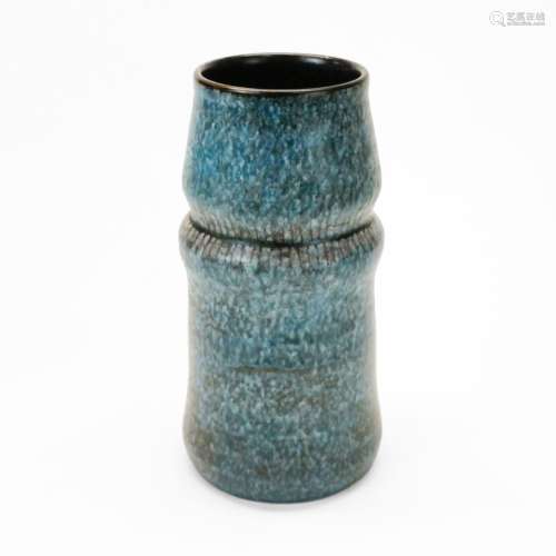 Vase cylindrique par Marcel Noverraz (1899-1922)<br />
Céram...