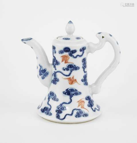 Théière, Chine, Marque Qianlong apocryphe<br />
Porcelaine é...