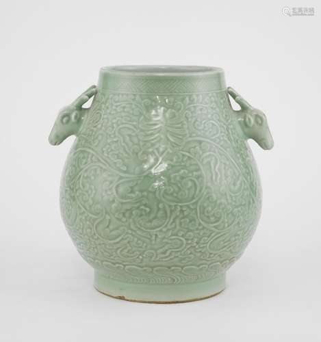 Vase Bailuzun céladon, Chine<br />
Porcelaine émaillée monoc...