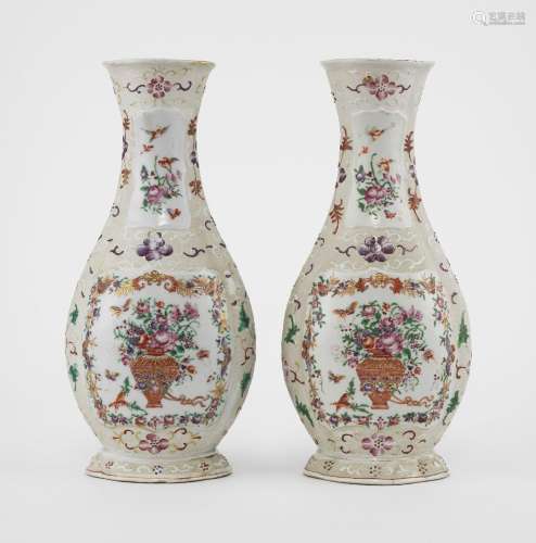 Paire de vases famille rose, compagnie des Indes, Chine, XIX...