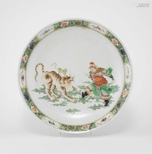 Grand plat famille verte, Chine dans le style de Kangxi, XIX...
