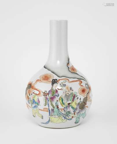 Vase tianqiuping, Chine, XXe s<br />
Porcelaine émaillée pol...