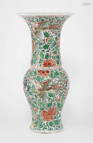 Grand vase restauré, famille verte, Chine, XIXe<br />
Porcel...