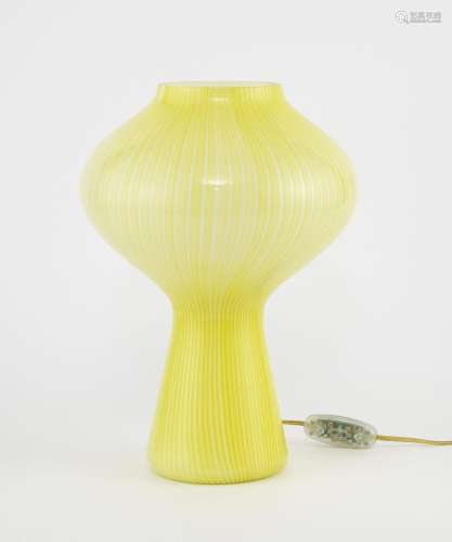 Lampe, Venini<br />
Verre blanc et jaune, H 35 cm