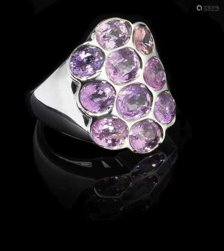 Bague pavée de saphirs roses taille ovale (env. 5 ct)<br />
...