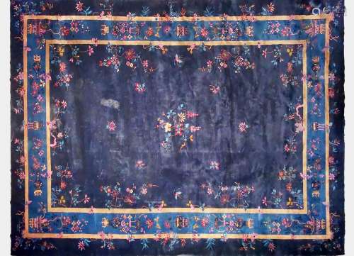 Important tapis, Chine, dynastie Qing (1644-1912)<br />
Lain...