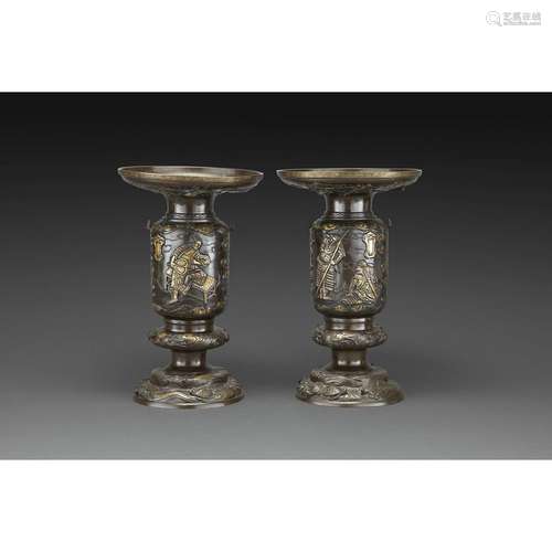 PAIRE DE VASES USUBATA