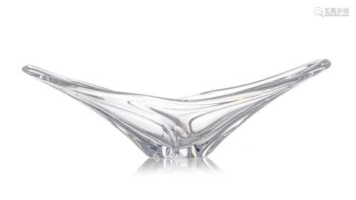 Grande coupe ovale moderne en cristal signé Daum France, ann...