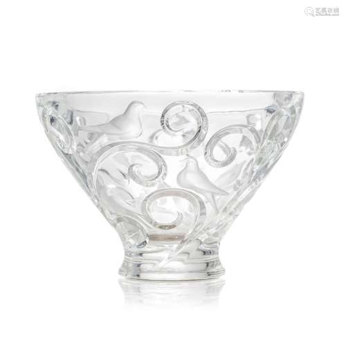 Grande coupe en verre moulé-pressé signée Lalique France, à ...