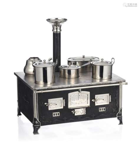 Cuisinière pour enfants en tôle et métal chromé, par Märklin...