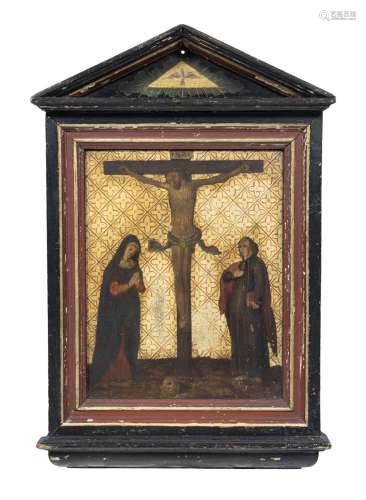 Christ en croix, icône sur panneau présentée dans une portiq...