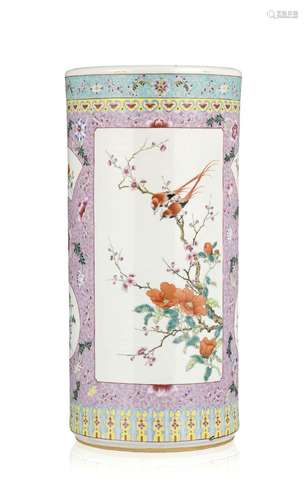 Porte-parapluie en porcelaine, Peranakan ou Baba Nyonya (cul...