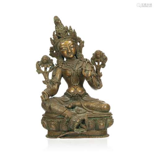 Tara assise, sculpture en bronze, Tibet, XIX-XXe s., sur un ...