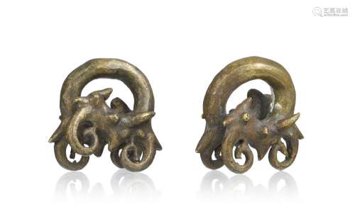 Paire de pendants d`oreilles en métal, Dayak, ethnie Kenya/K...