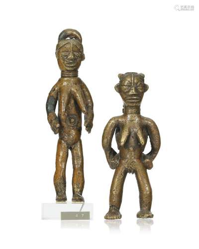Deux statuettes féminines Dan, bronze, Côte d`Ivoire, 20,5 c...