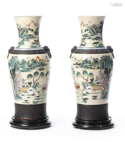 CHINE Nankin, paire de vases en porcelaine de Chine