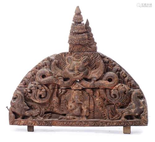 Fronton en bois sculpté représentant Ganesh